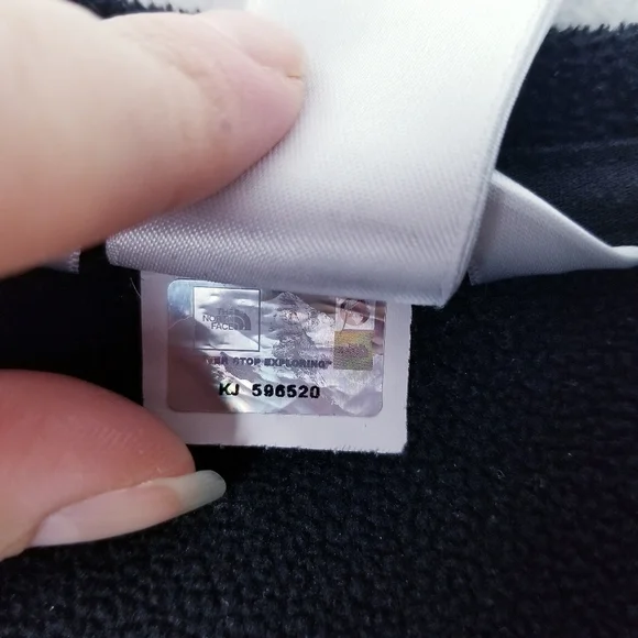 The North Face Women's Black Zip Up Hooded Jacket, size Medium - Picture 12 of 12